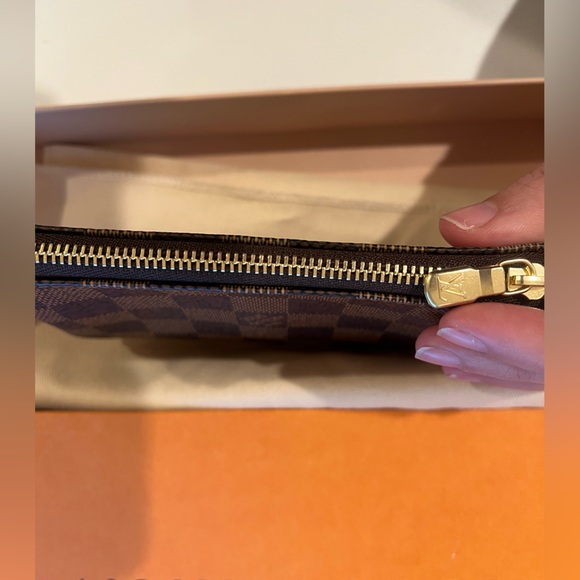 LOUIS VUITTON MINI POCHETTE ACCESSORIES *NEW IN BOX* - Picture 5 of 13